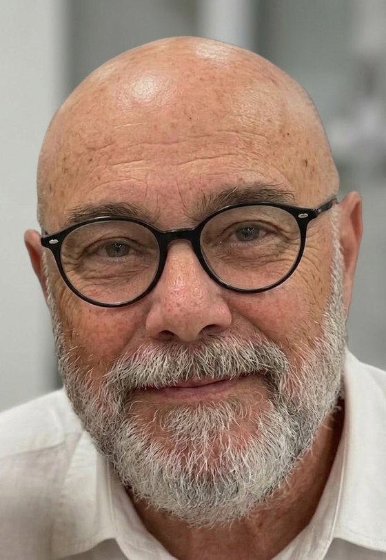 Retrato (IA) do pseudónimo André Campos